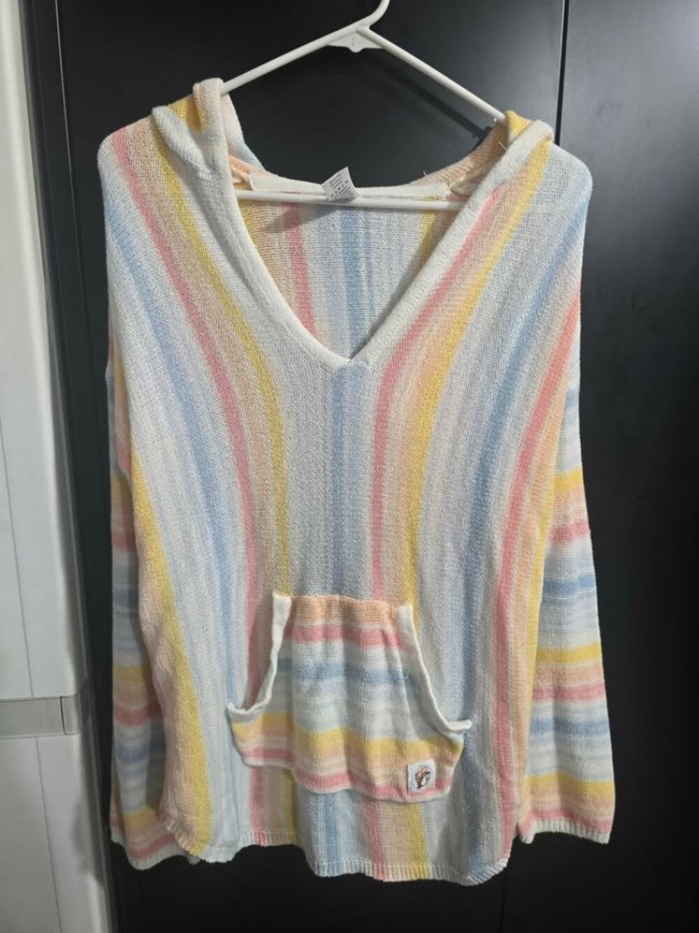 Buc-ee's Pastel Striped Knit Hoodie Size M